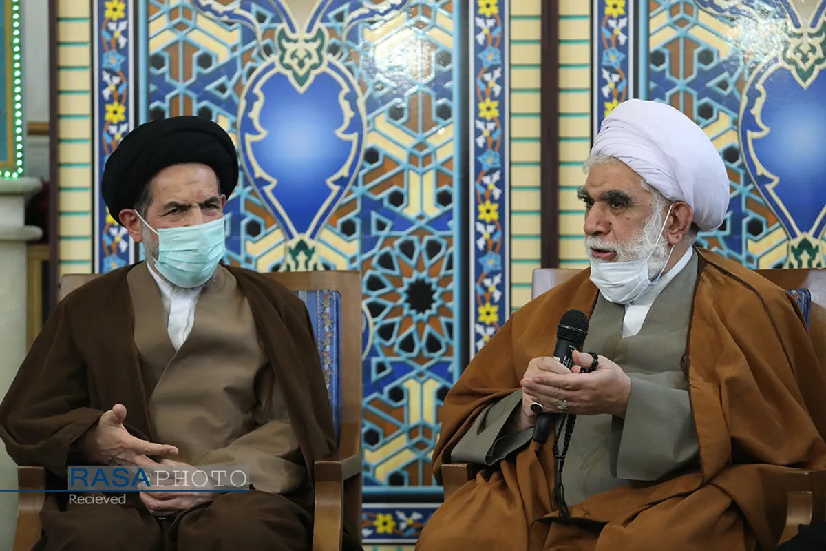 دیدار جمعی از علما و شخصیت&zwnj;های حوزوی با رئیس جمهور