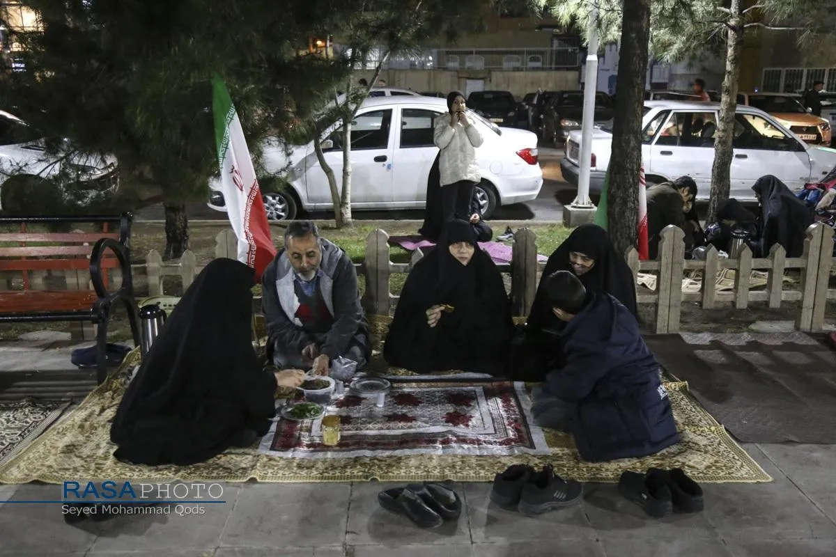 از افطار تا سحر، پاسداری تاریخی مردم از انقلاب