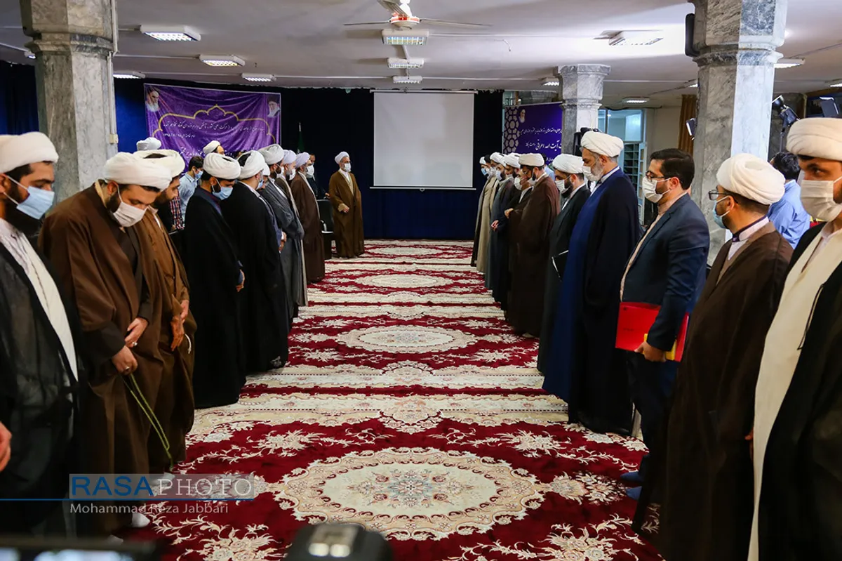 نشست صمیمی نخبگان و استعداد&zwnj;های برترحوزوی با آیت الله اعرافی