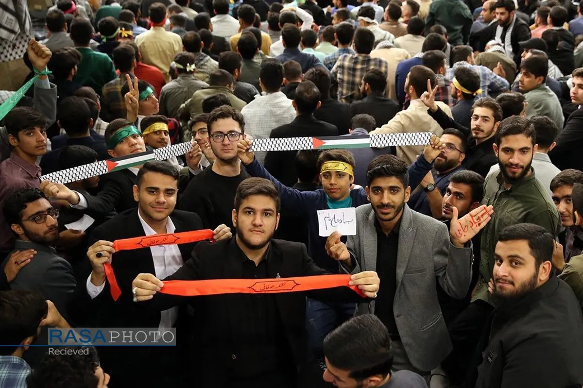 دیدار دانش&zwnj;آموزان و دانشجویان با مقام معظم رهبری