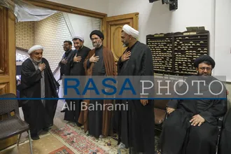 مراسم بزرگداشت قائد شهید امت حضرت آیت&zwnj;الله&zwnj;العظمی خامنه ای در دفتر حضرت آیت الله جوادی آملی