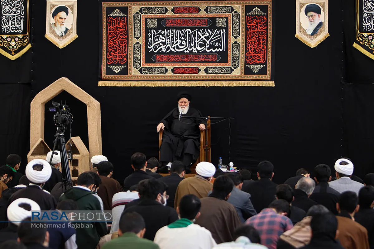 مراسم عزاداری فاطمیه اول با سخنرانی آیت الله علم الهدی