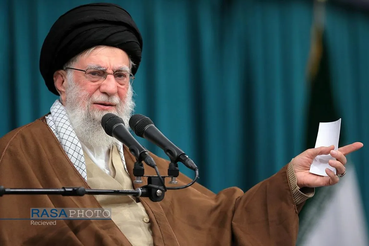 دیدار جمعی از خانواده&zwnj;های شهدای مدافع حرم و مقاومت در پنجمین سالگرد شهید سلیمانی با رهبر انقلاب