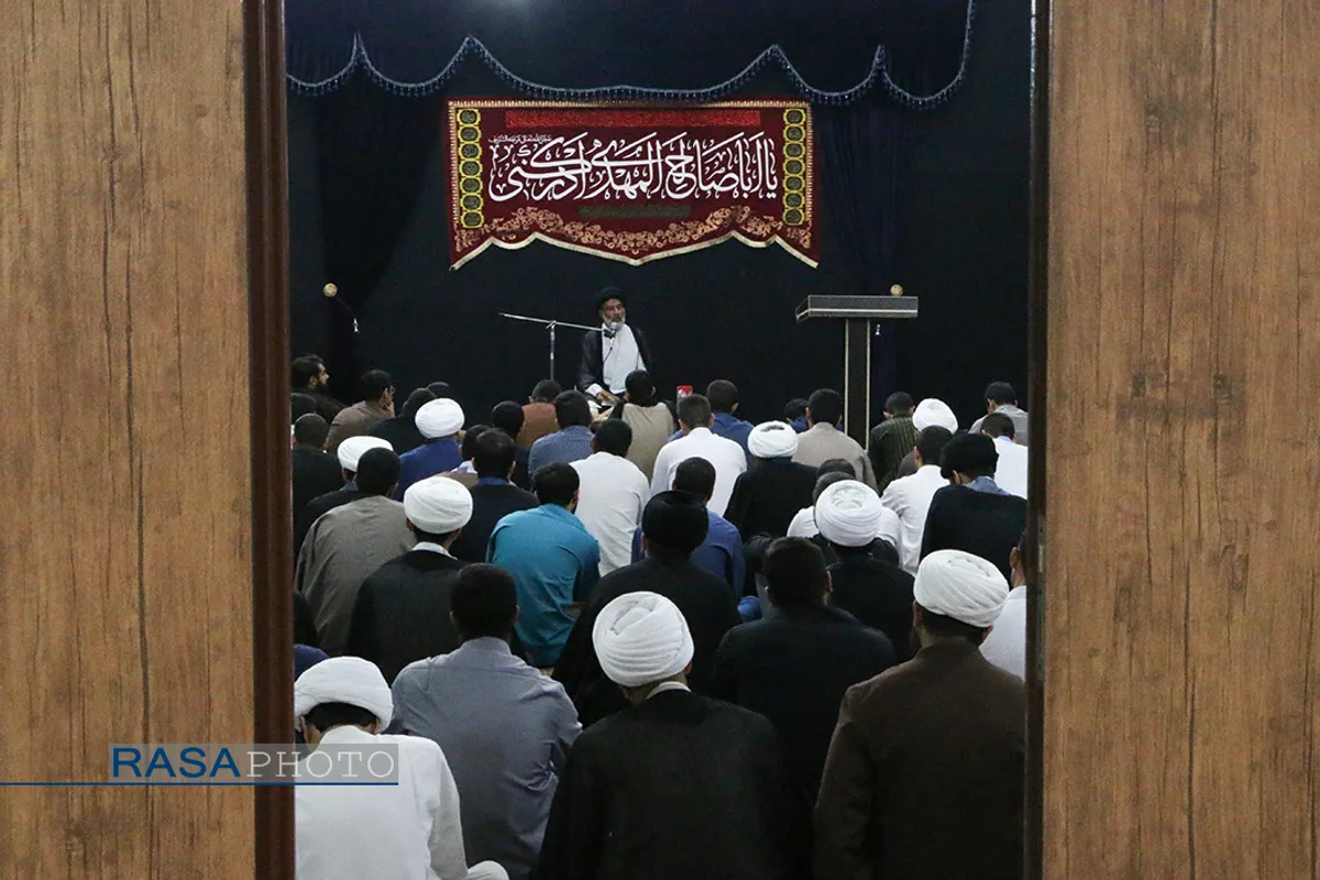 دیدار نماینده ولی فقیه در استان خوزستان با جمعی از طلاب اهواز