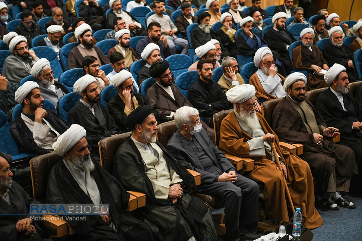 نشست جهاد تبیین با عنوان "امید به آینده انقلاب؛واقعی یا موهوم؟"