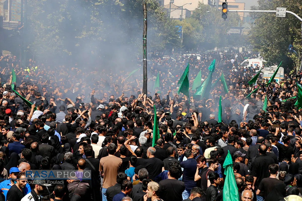 مراسم خیمه سوزان ظهر عاشورا در بازار تهران