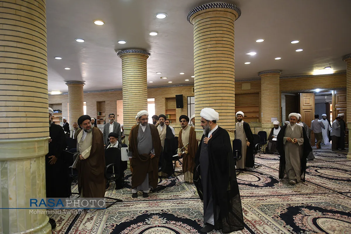 درس خارج فقه بررسی فقهی بیمه توسط آیت الله محمد جواد فاضل لنگرانی