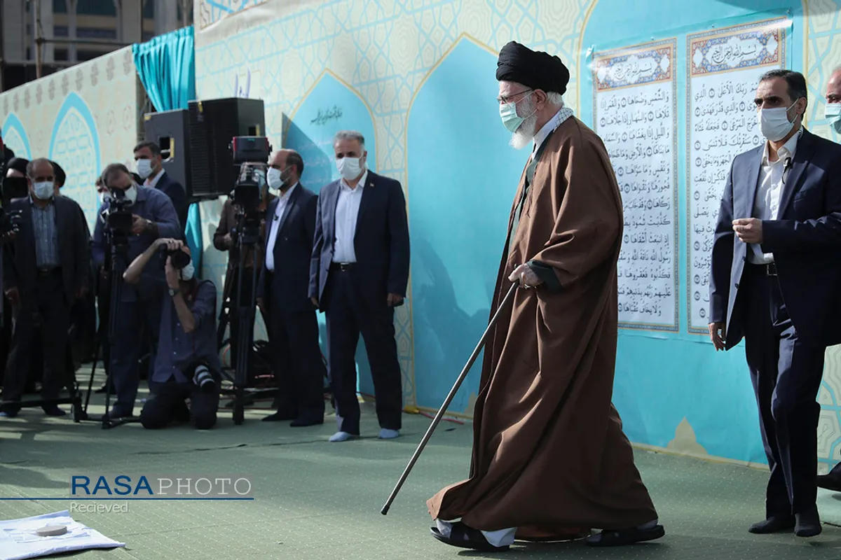 اقامه نماز عید فطر به امامت مقام معظم رهبری