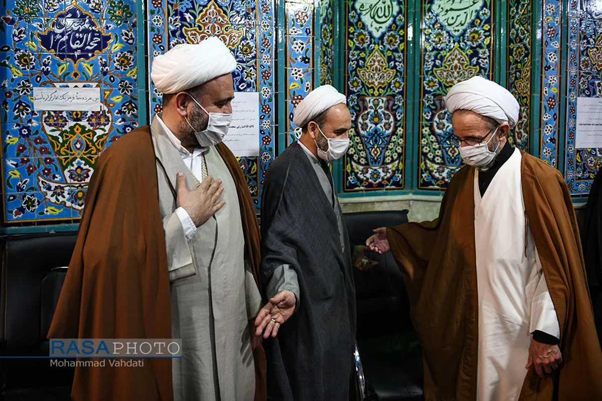 بزرگداشت حضرات آیات یزدی و مصباح یزدی در مدرسه حقانی قم