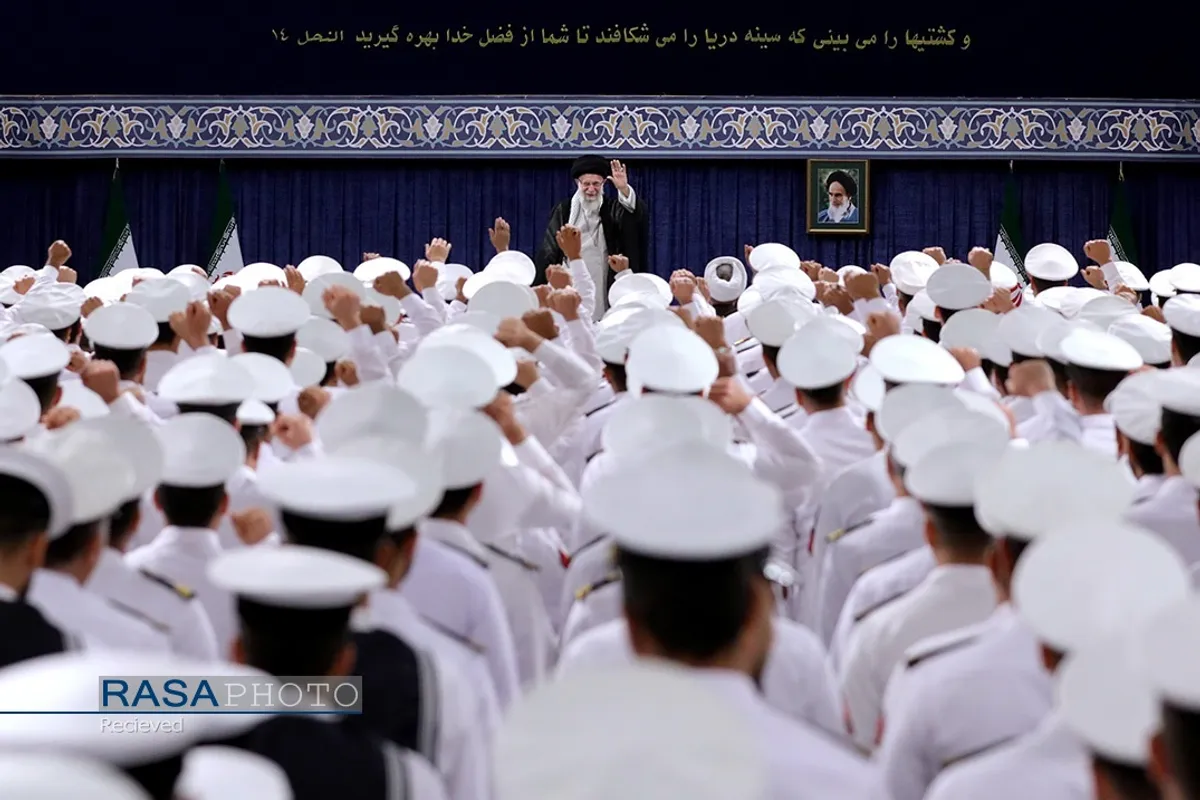 دیدار کارکنان و خانواده&zwnj;های ناوگروه ۸۶ ارتش با فرمانده کل قوا