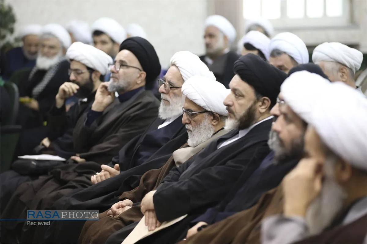 نشست دبیر شورای عالی حوزه&zwnj; با نمایندگان طلاب و فضلای حوزه علمیه قم