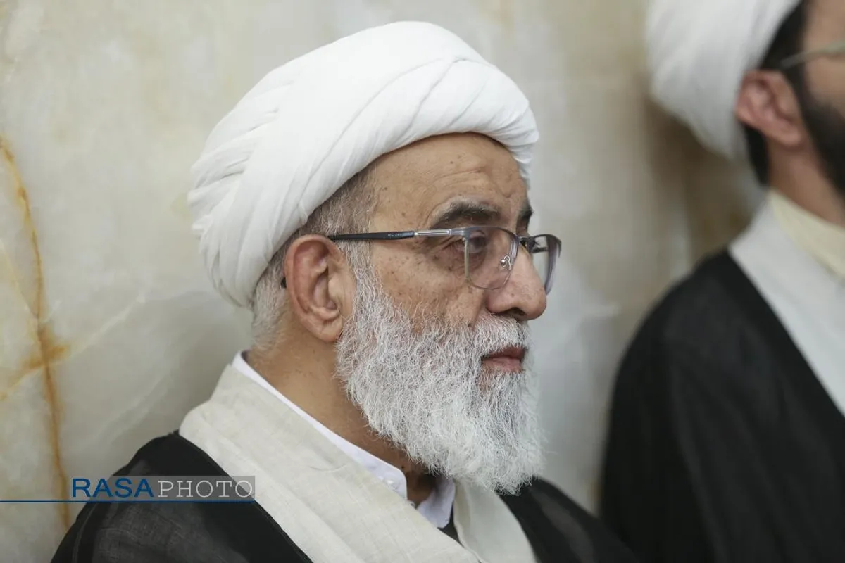 دیدار اعضای مجمع نمایندگان طلاب با آیت الله شب زنده&zwnj;دار