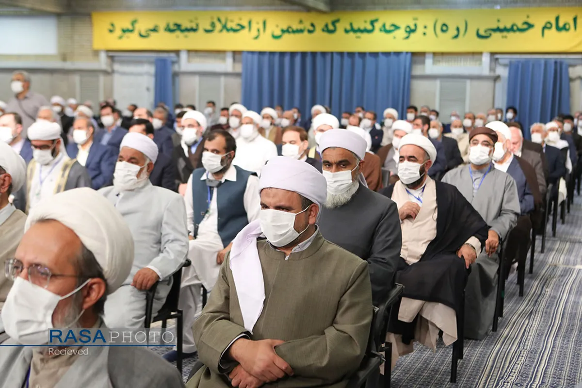 دیدار مسئولان نظام و میهمانان کنفرانس وحدت اسلامى با مقام معظم رهبری