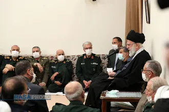 دیدار جمعی از فرماندهان ارشد نیرو&zwnj;های مسلح با فرمانده کل قوا