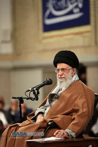دیدار جمعی از تولیدکنندگان، کارآفرینان و فعالان اقتصادی با رهبر انقلاب