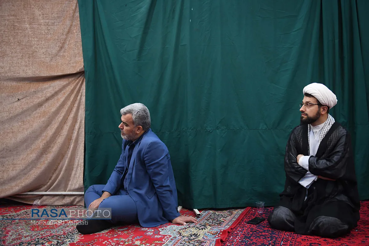 مناجات خوانی شب&zwnj;های ماه مبارک رمضان در هیئت محبین اهلبیت