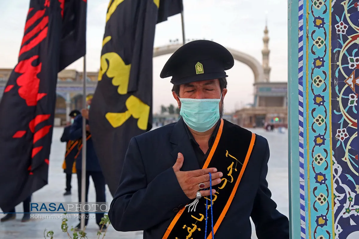 تعویض پرچم مسجد مقدس جمکران در آستانه ماه محرم