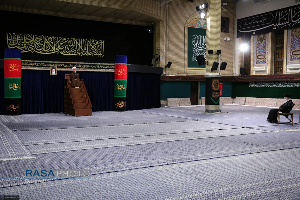 اولین شب مراسم عزاداری حضرت اباعبدالله الحسین (علیه السلام) در حسینیه امام خمینی (ره)