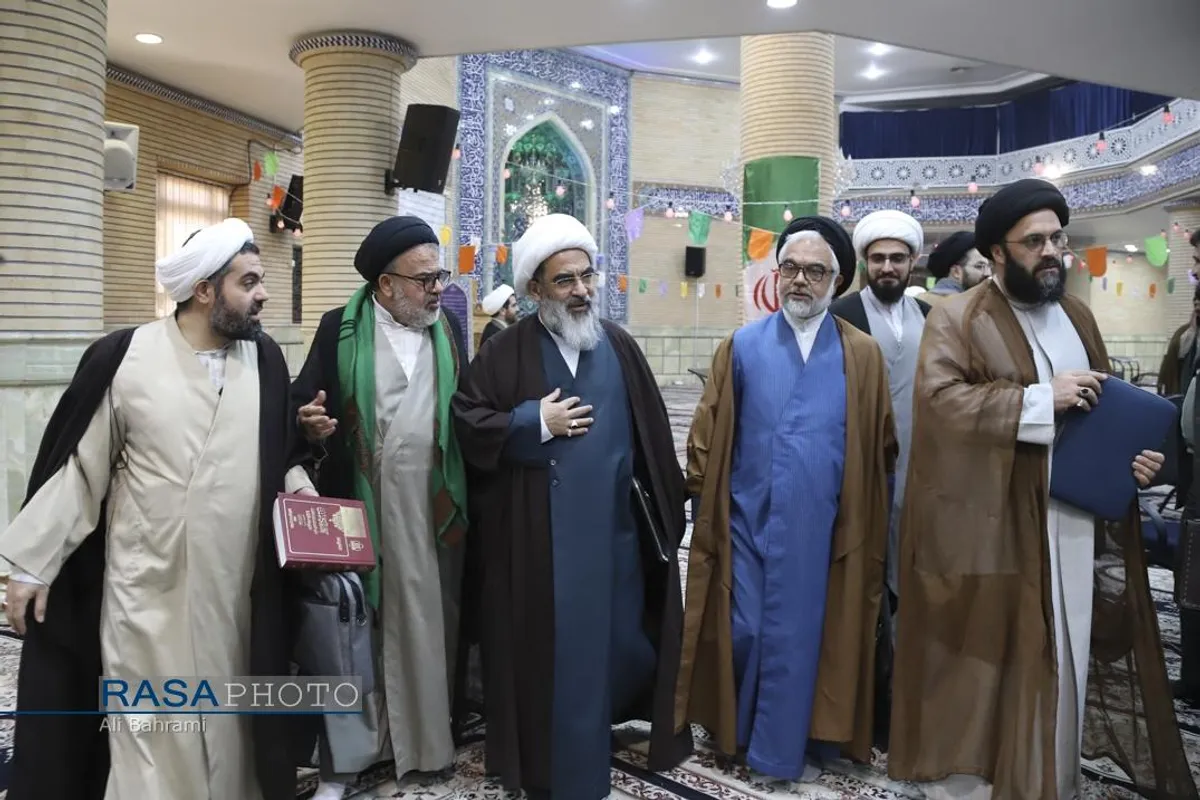 تجلیل از جانبازان و مدافعان حرم مرکز فقهی ائمه اطهار
