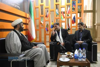 بازدید&zwnj; مدیر عامل خبرگزاری رسا از غرفه رسانه ها در نمایشگاه مطبوعات