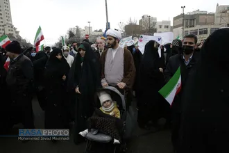 منتخب عکس&zwnj;های رسا از راهپیمایی به یادماندنی ۲۲ بهمن ۱۴۰۱