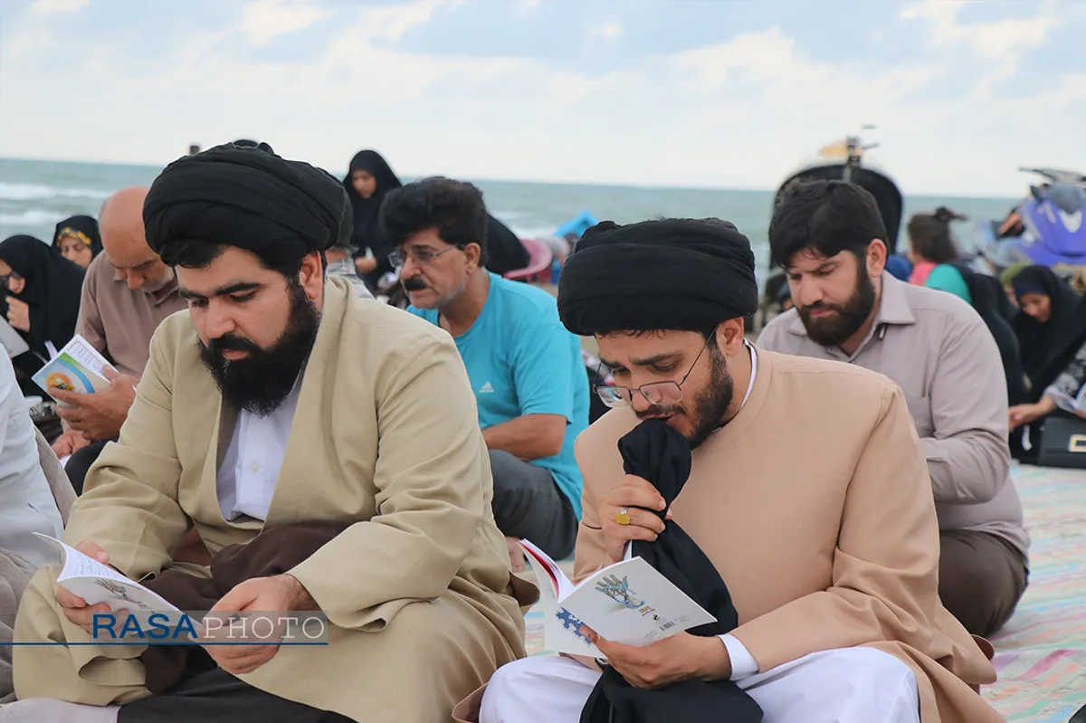 برپایی مراسم دعای عرفه در ساحل دریای بابلسر