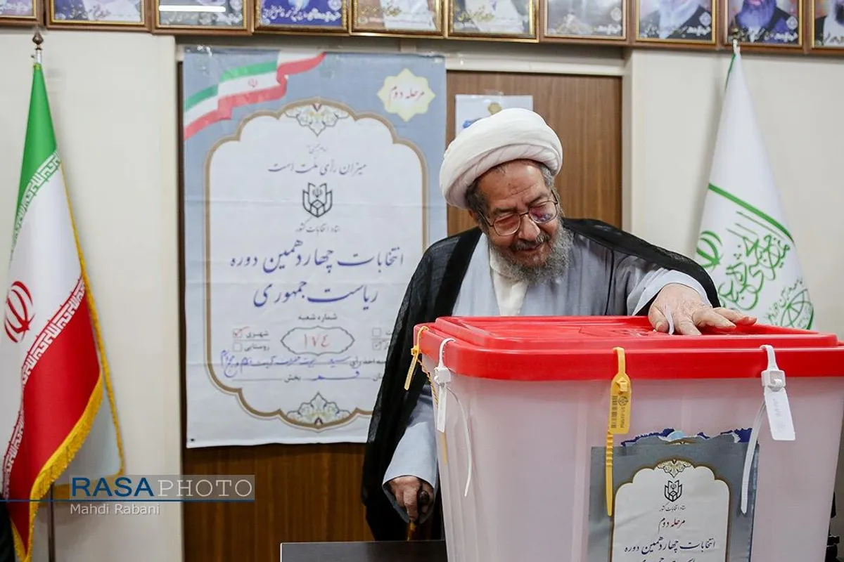 حضور آیت الله مقتدایی در پای صندوق رای دومین دوره چهاردهمین انتخابات ریاست جمهوری