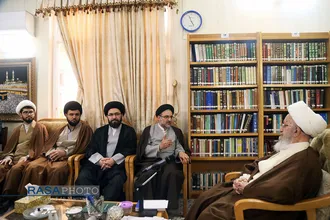 دیدار حجت الاسلام والسملمین خاموشی رئیس ساز مان اوقاف با مراجع تقلید و علما