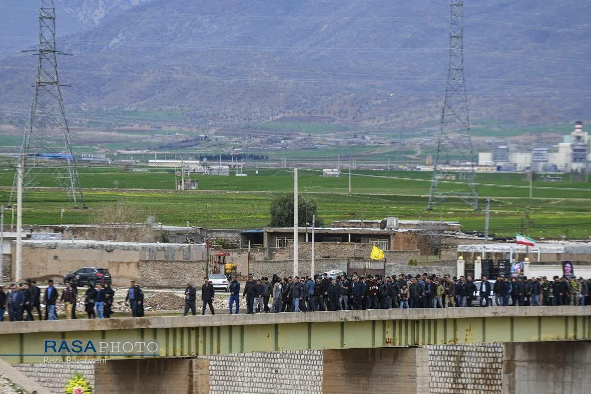 تشییع با شکوه پیکر شهید رسولی بهاروند در روستای ناصروند