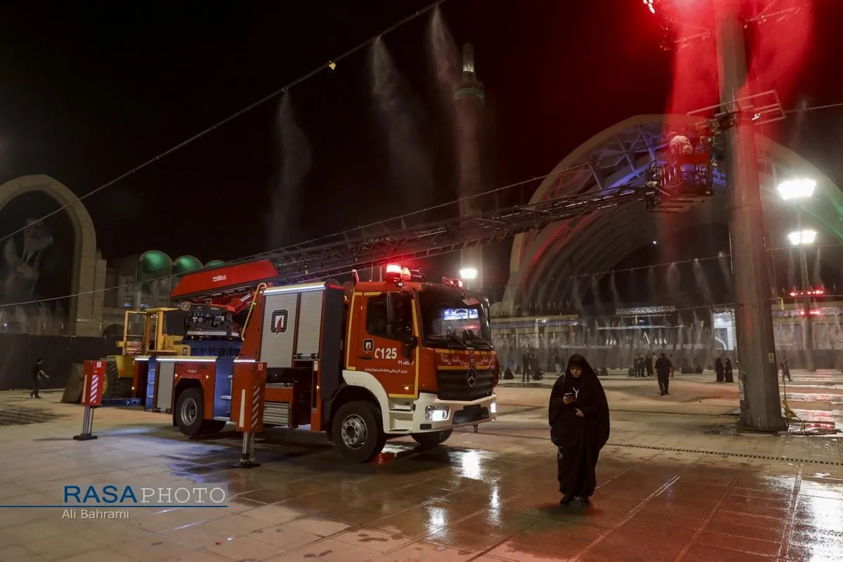 حال و هوای مصلی تهران ساعتی پیش از ورود پیکر مطهر رهبر شهید انقلاب