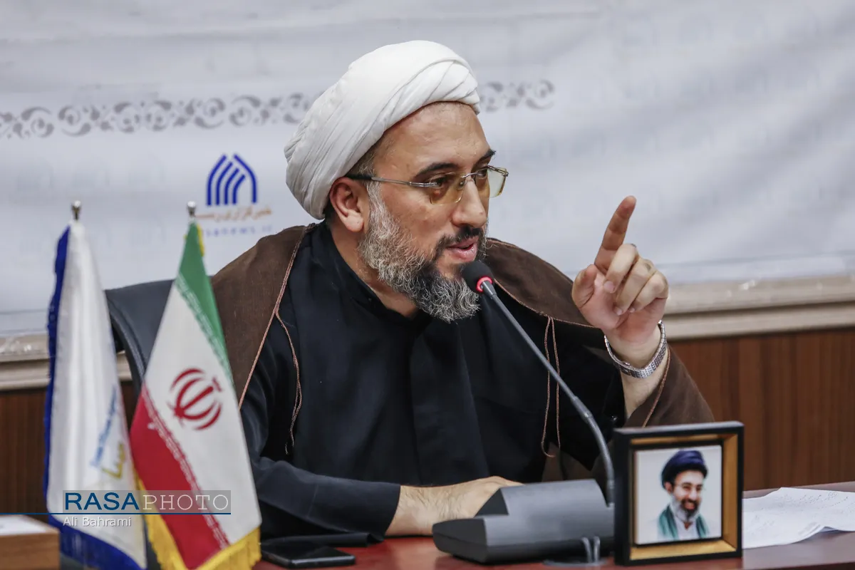 نشست بازخوانی خونخواهی رهبر شهید انقلاب از منظر مطالعات قرآنی و روایی
