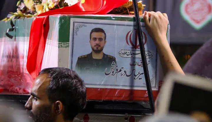 آیین وداع با شهدا در کاشان آیین وداع با شهدا در کاشان