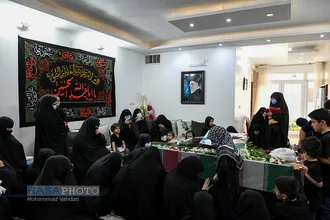 وداع خانواده با پیکر طلبه شهید مدافع حرم محمد مهدی مالامیری پس از ۶ سال