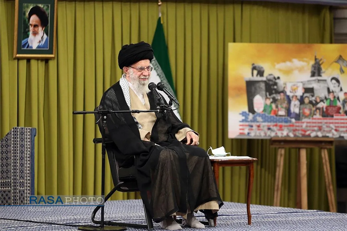 دیدار دانش&zwnj;آموزان و دانشجویان با مقام معظم رهبری