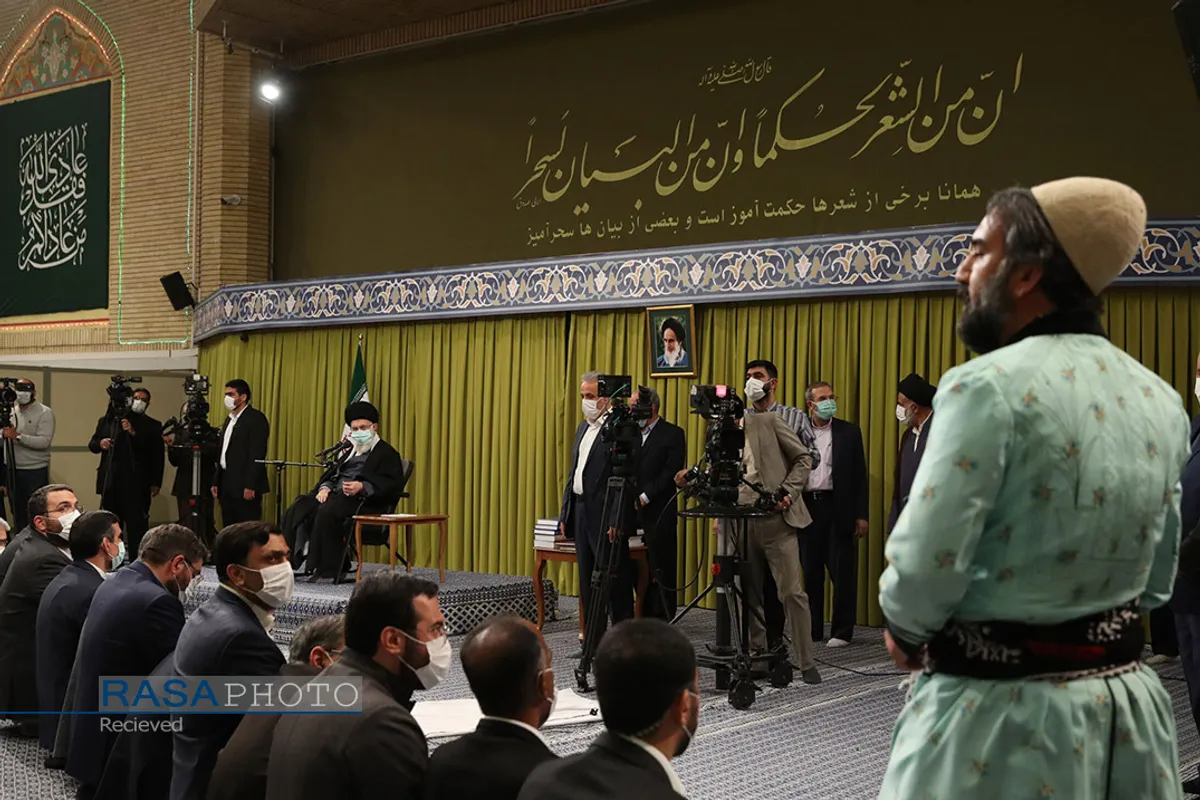 دیدار شاعران و اساتید ادبیات فارسی با رهبر معظم انقلاب