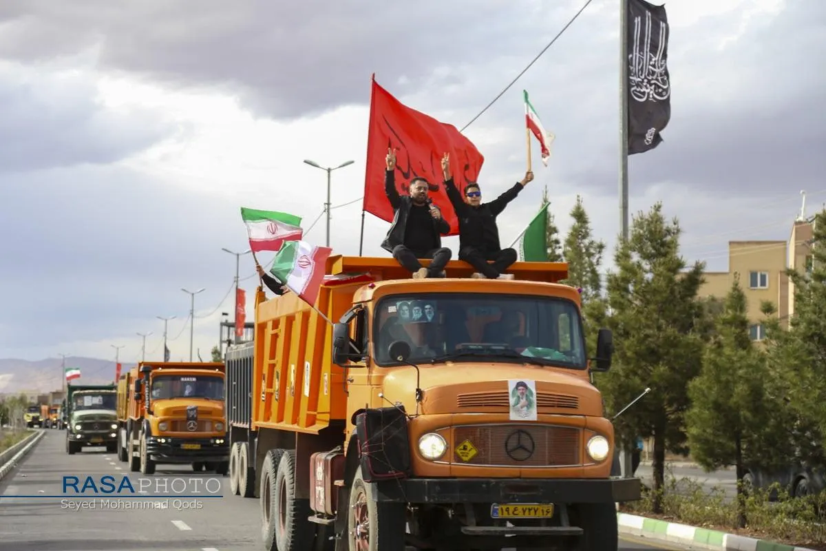 بیعت کامیون&zwnj;داران استان قم با رهبر معظم انقلاب