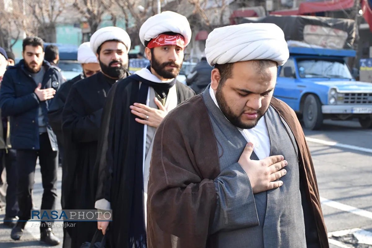 دسته عزاداری طلاب حوزه علمیه آیت الله ایروانی به مناسبت ایام فاطمیه و شهادت سردار سلیمانی