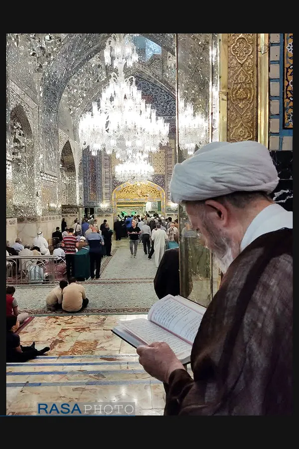 تصویری از حضور حضرت آیت الله سبحانی در حرم مطهر حضرت امام علی بن موسی الرضا (علیه السلام)