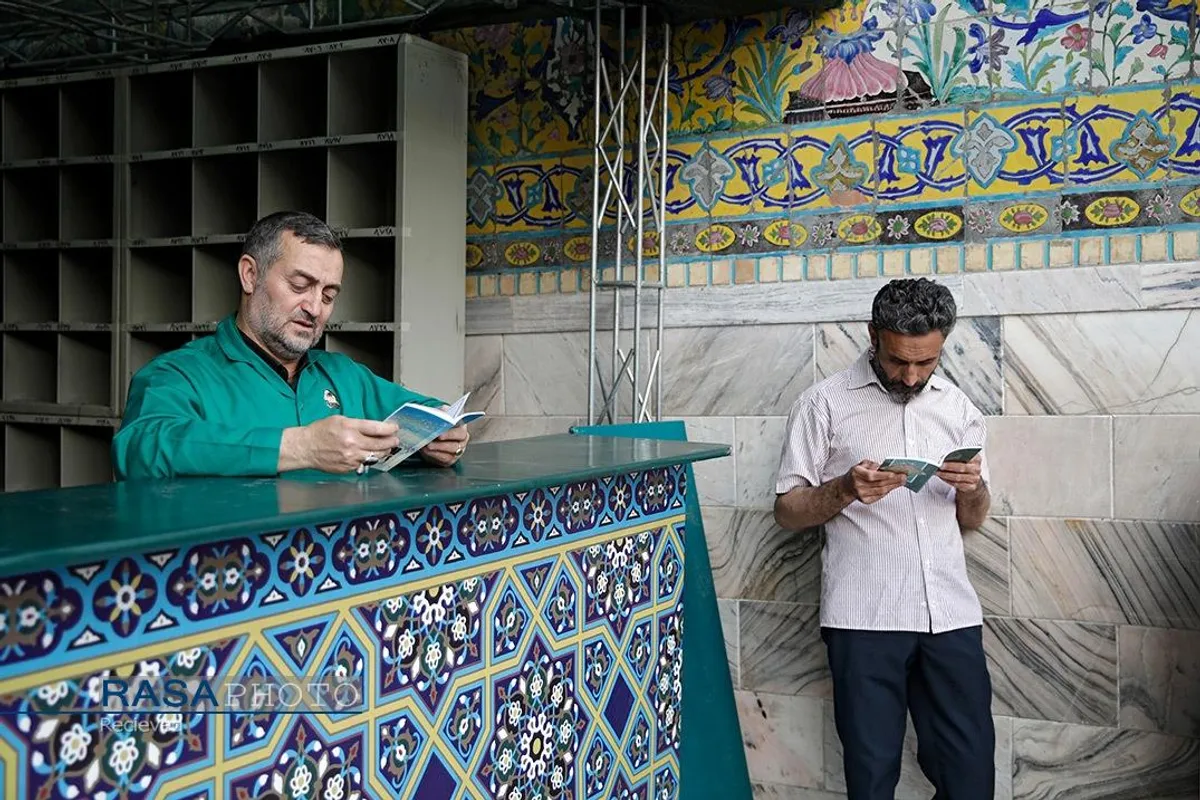 قرائت دعای پرفیض عرفه در حرم مطهر رضوی