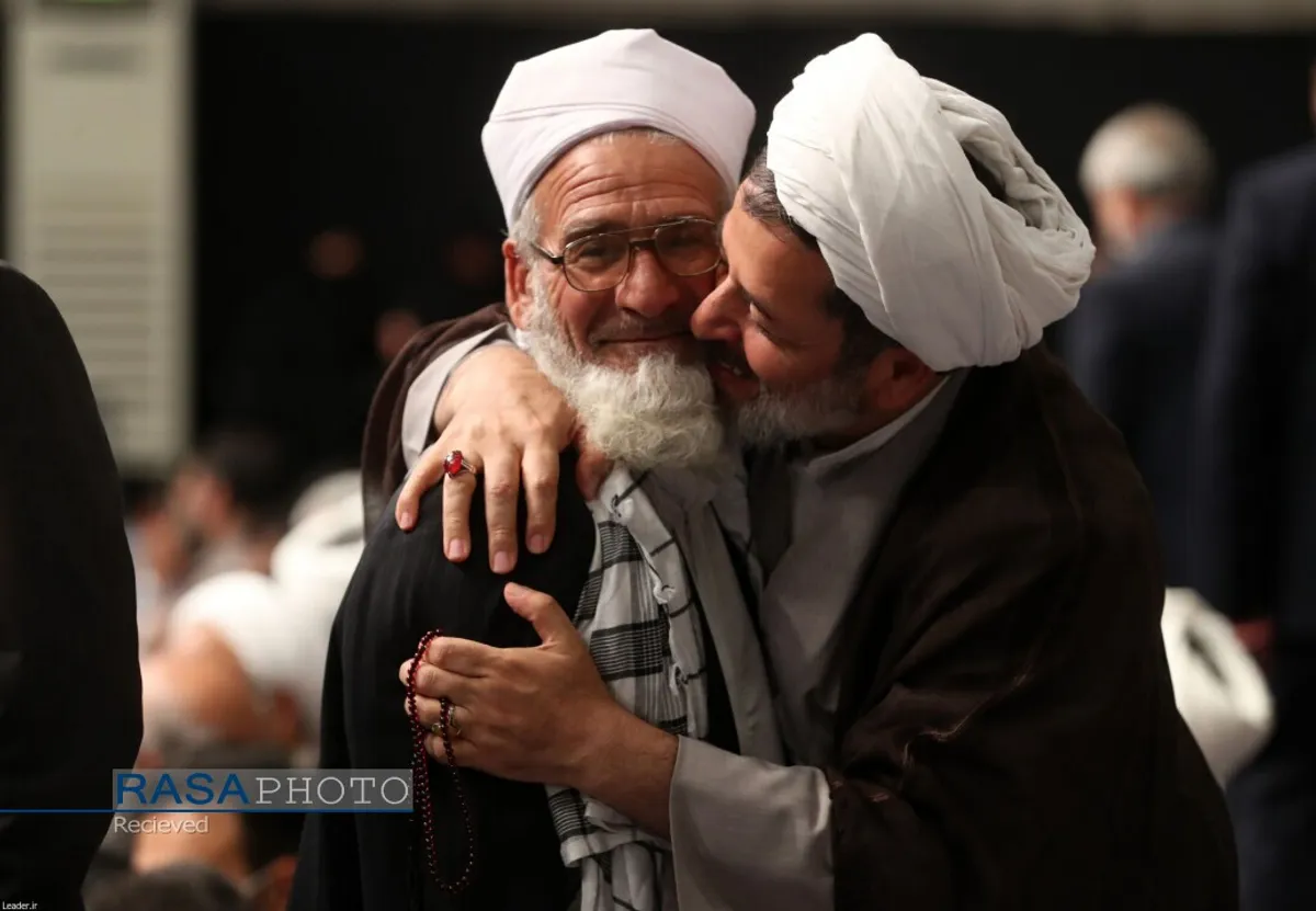 هزاران نفر از مردم شریف استان&zwnj;های &laquo;سیستان و بلوچستان&raquo; و &laquo;خراسان جنوبی&raquo; با حضور در حسینیه امام خمینی با رهبر انقلاب اسلامی دیدار کردند.