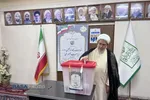 حضور آیت الله محسن اراکی در پای صندوق رای دومین دوره چهاردهمین انتخابات ریاست جمهوری