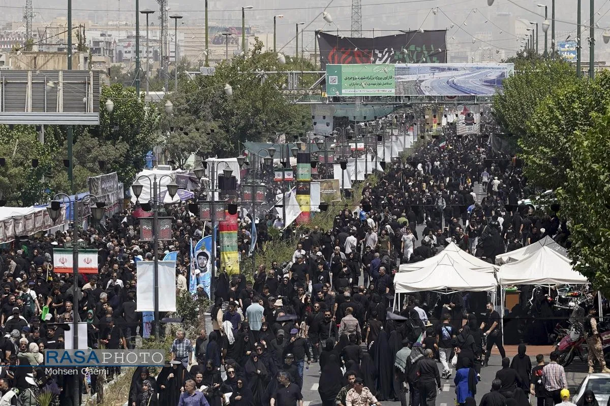 پیاده روی جاماندگان اربعین در تهران