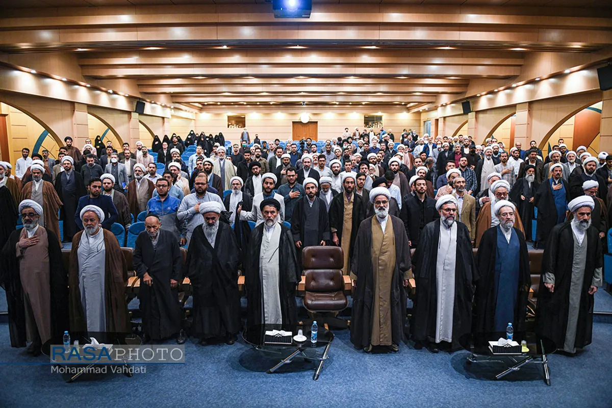 نشست جهاد تبیین با عنوان "امید به آینده انقلاب؛واقعی یا موهوم؟"