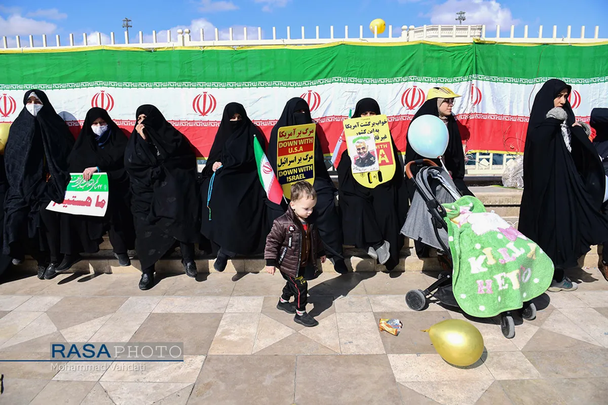 راهپیمایی باشکوه مردم قم در جشن پیروزی انقلاب