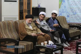 جلسه هم اندیشی نمایندگان طلاب مازندران با نماینده ولی فقیه و استاندار این استان در قم
