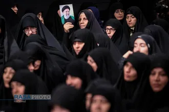 مراسم عزاداری شب عاشورای حسینی (علیه&zwnj;السلام) با حضور رهبر انقلاب