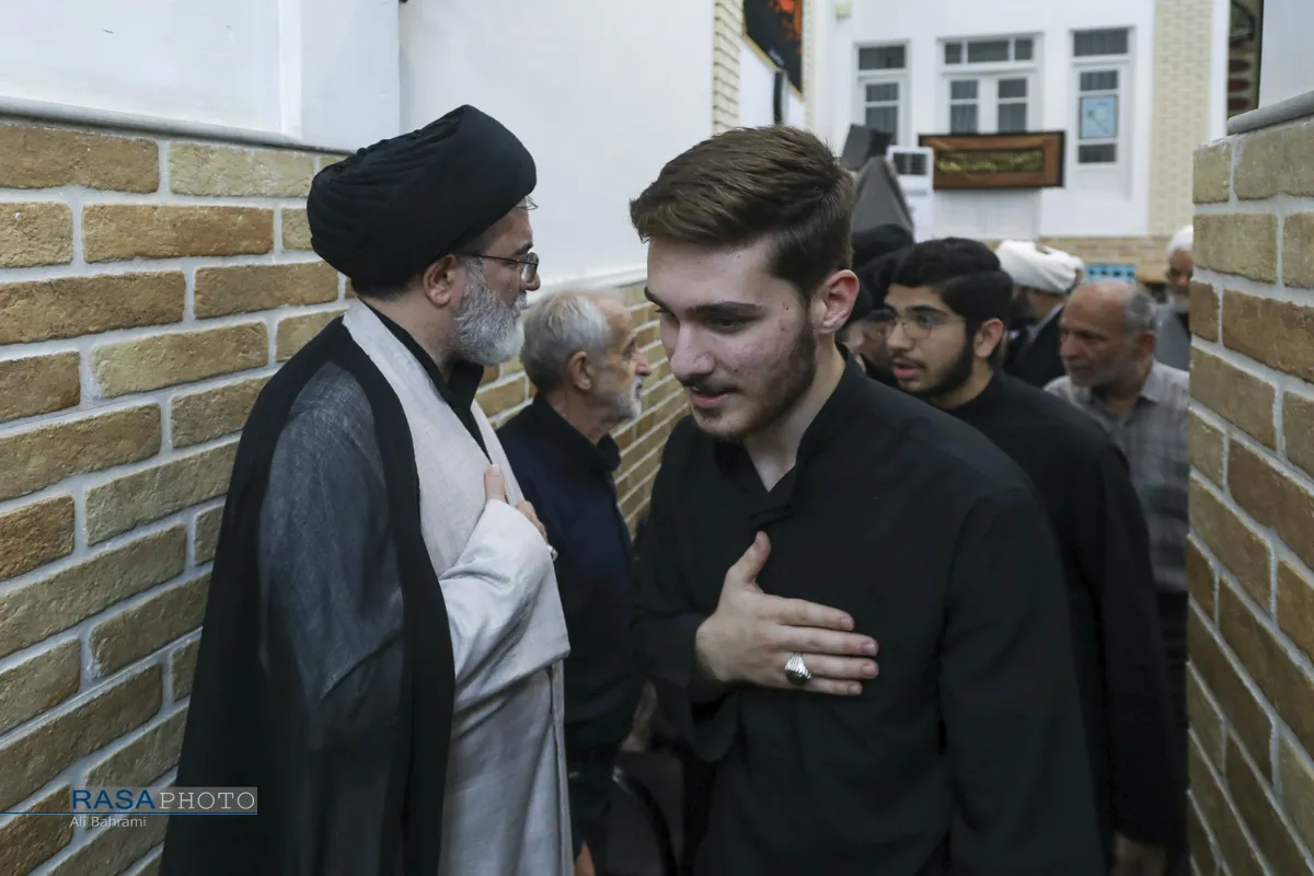 مراسم وداع با پیکر مرحوم حضرت آیت الله شبیری زنجانی