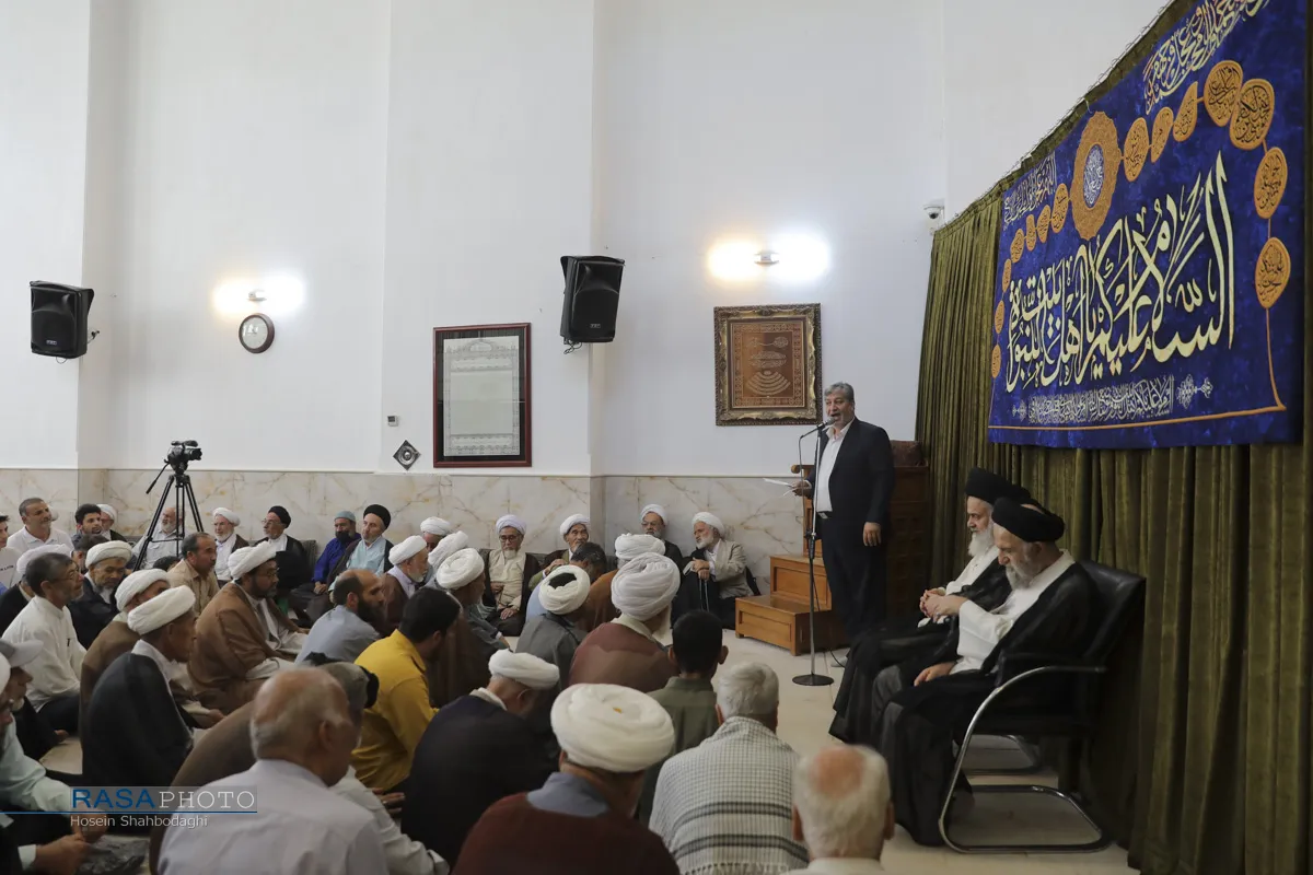 جشن میلاد پیامبر (ص) و عمامه گذاری طلاب در بیوت مراجع تقلید
