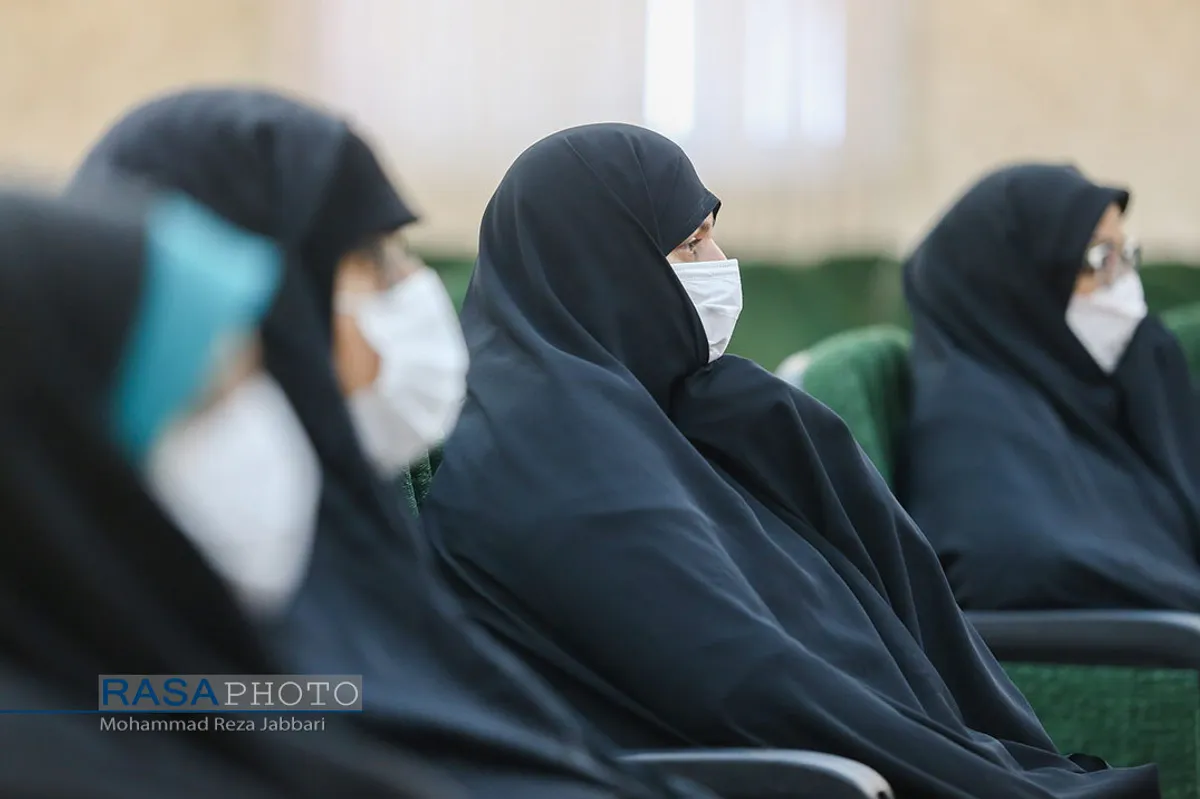 نشست بصیرتی و تحلیلی با موضوع "مبانی نقش مردم در نظام اسلامی"