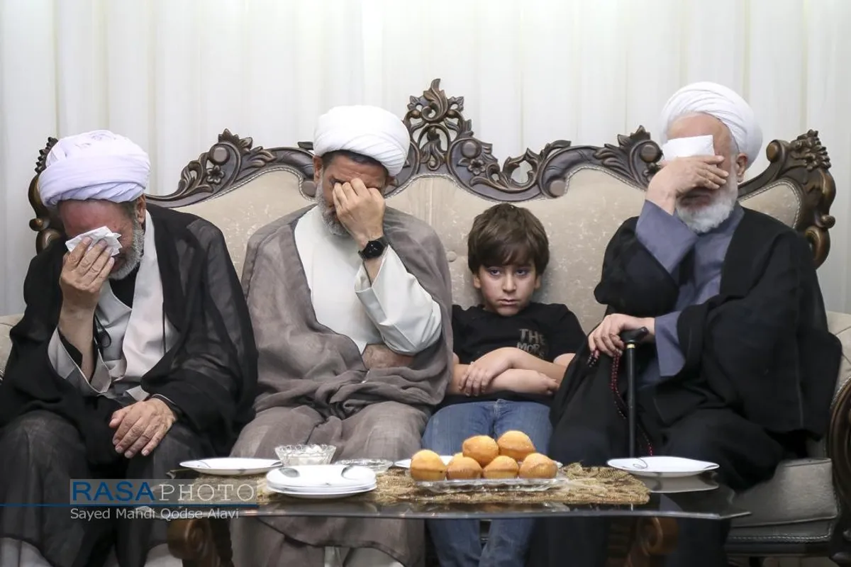 حضور آیت الله محمدی عراقی در منزل سردار شهید اسماعیل شاکری